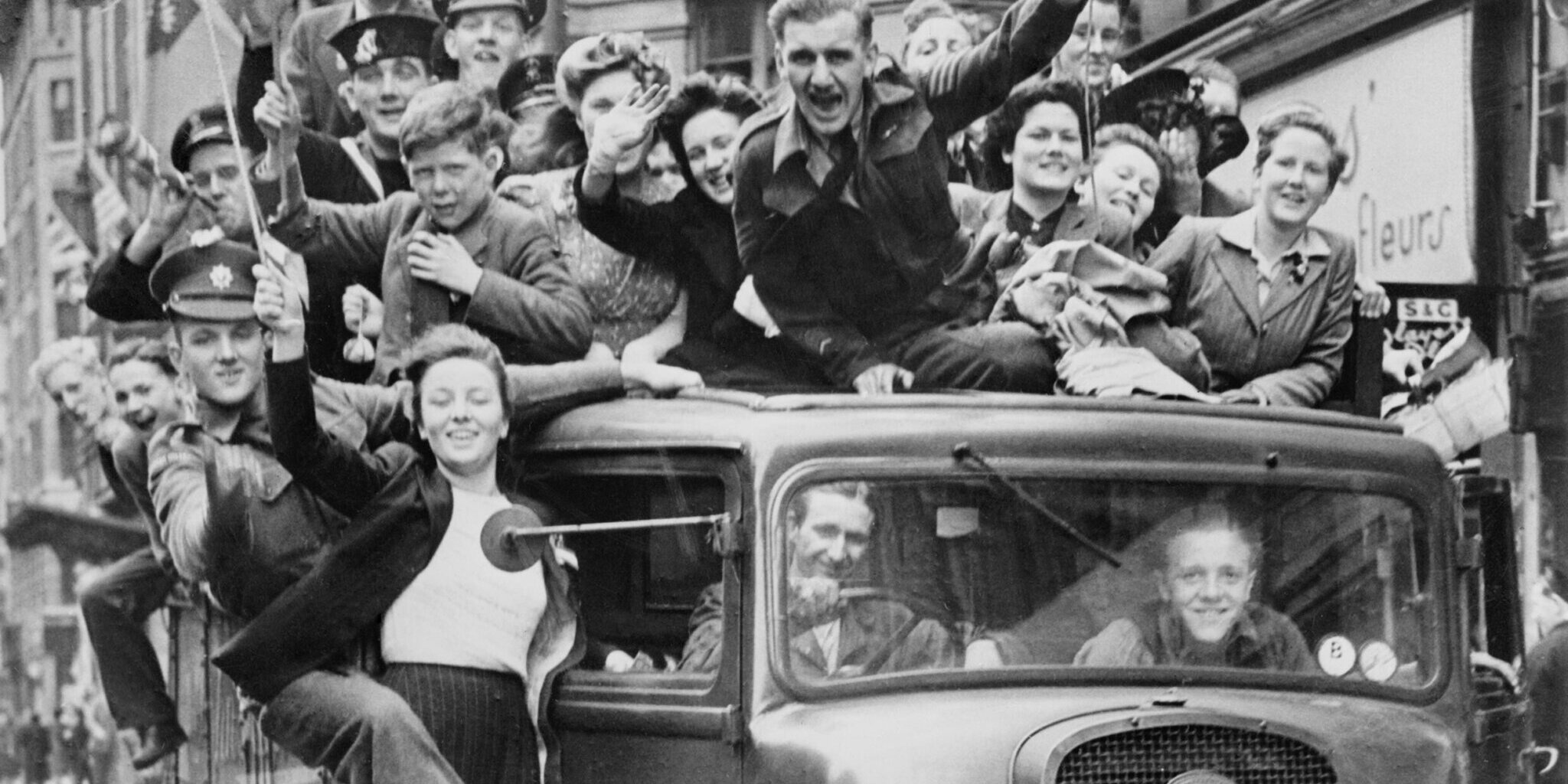 VE Day Celebrations in London, 8 May 1945 (HU41808)